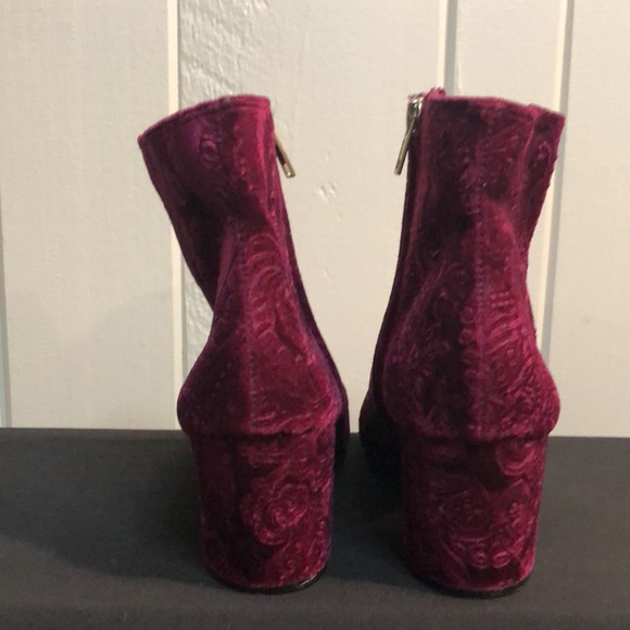 ZigiSoho Ankle Suede Red Booties - Picture 4 of 10
